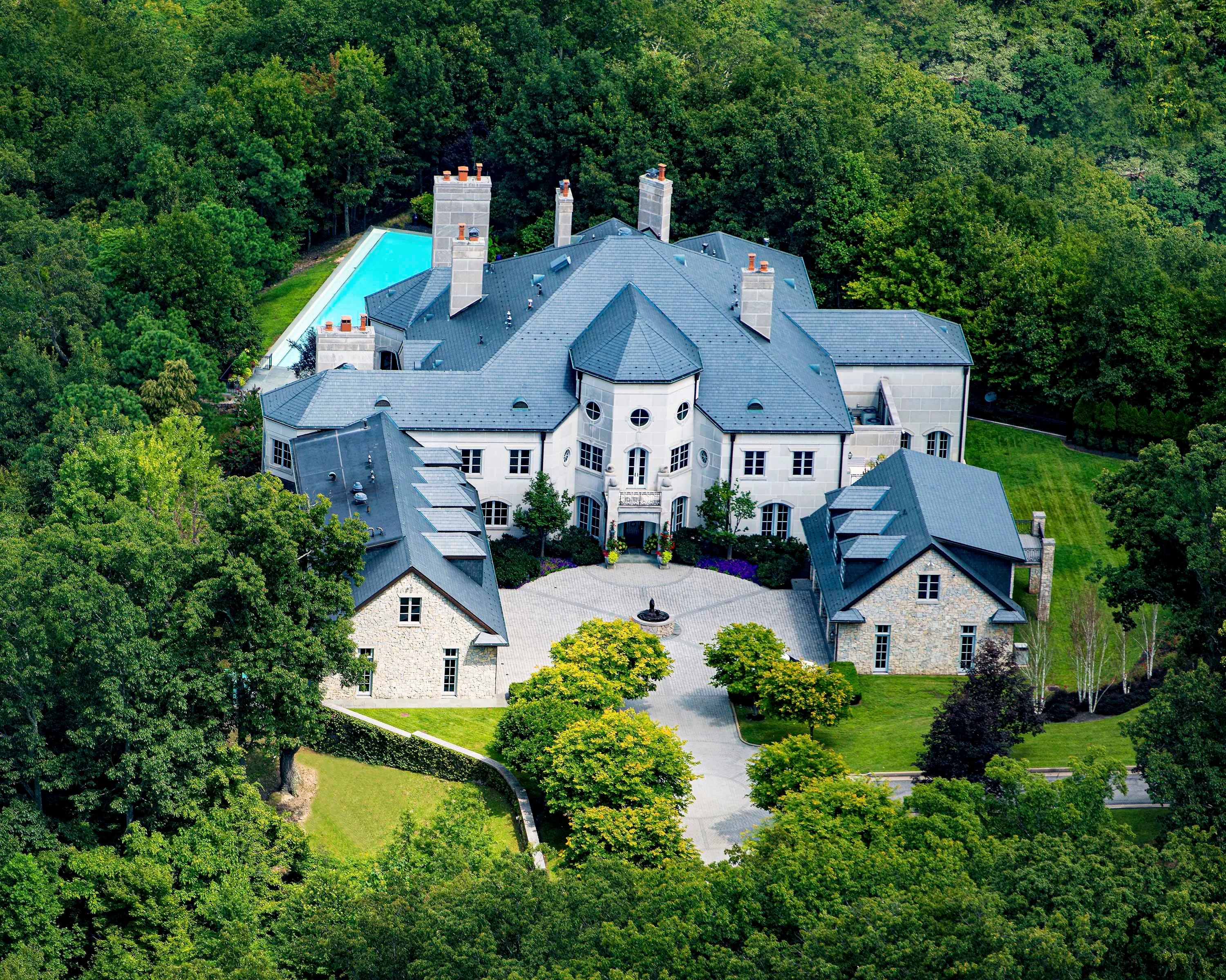 230 Quarry Ridge East, Charleston, West Virginia 25304 - 230-quarry-ridge-east-charleston-west-virginia01_t4ydhp