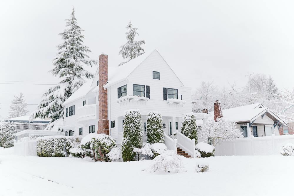 STOCK IMAGE-Snowy House