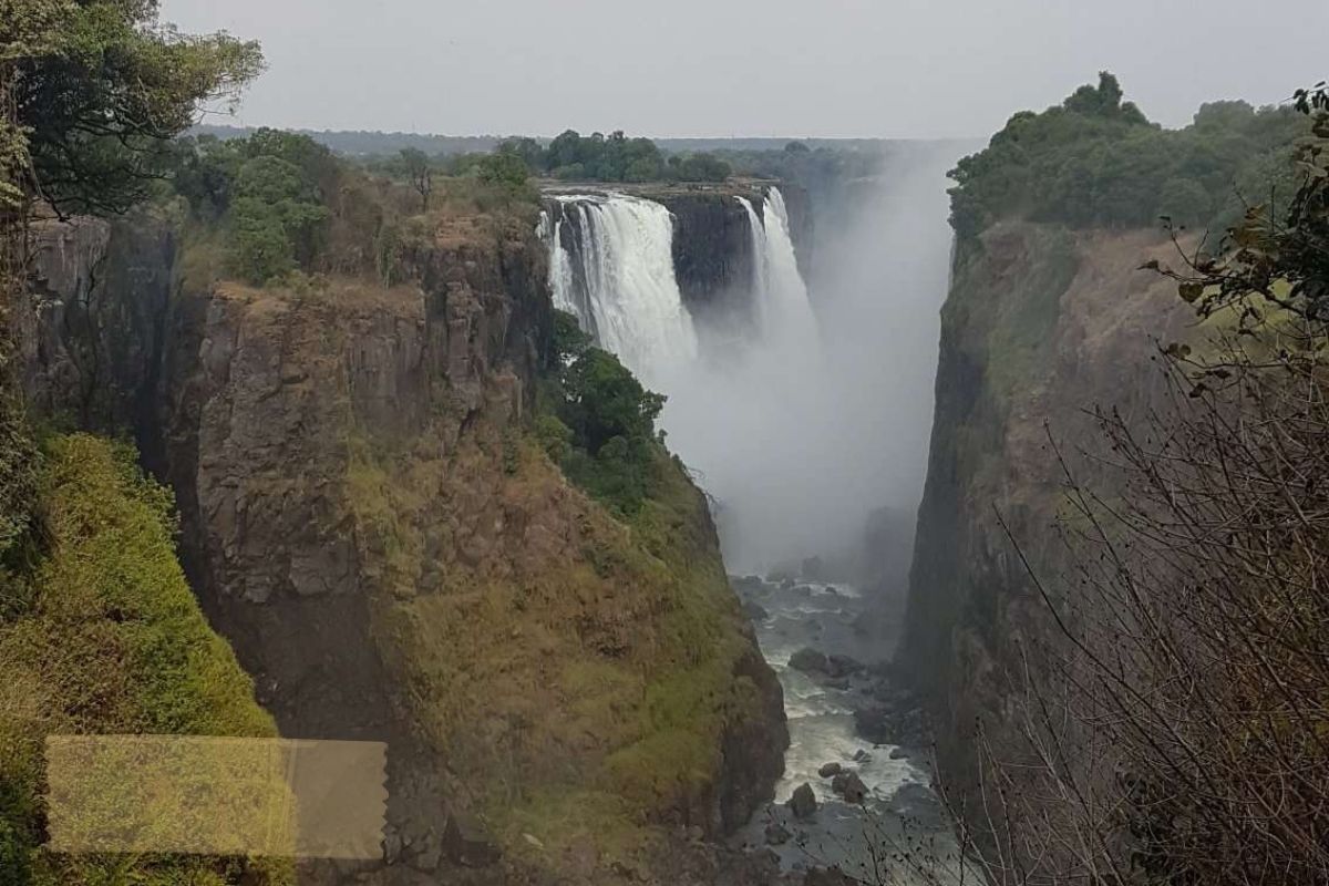 7-victoria-falls-zambezi-river-zimbabwe