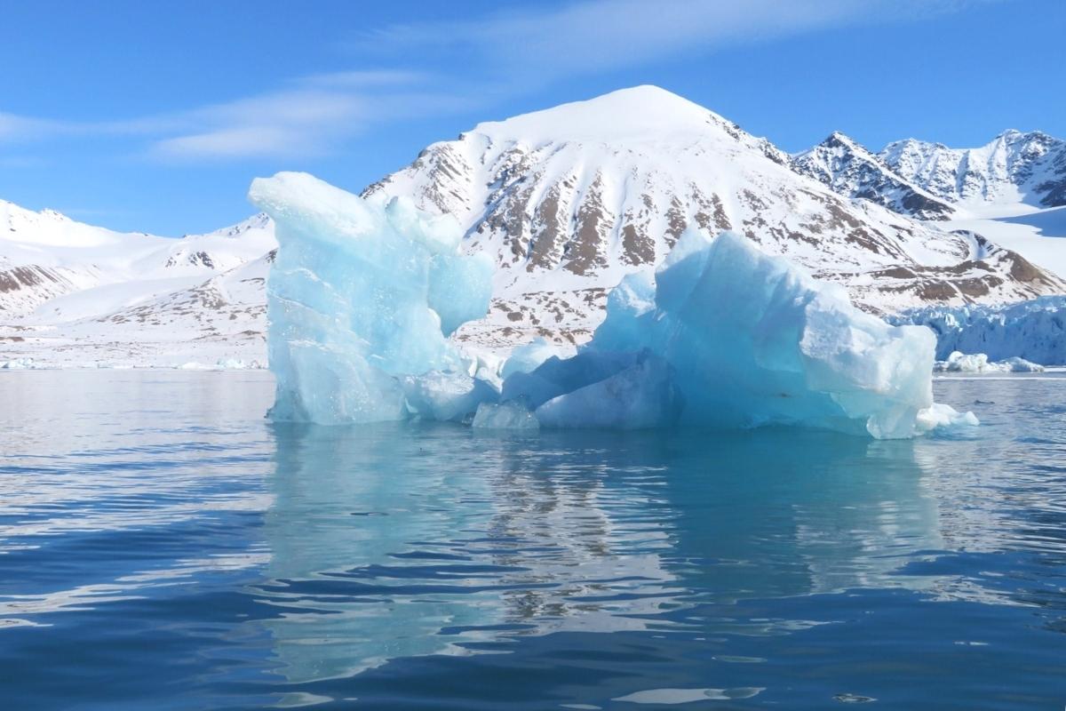 8-sa-expeditions-the-arctic-iceberg-svalbard-spitsbergen