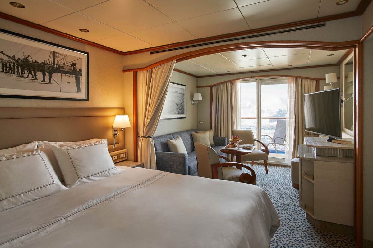 silversea-ship-silver-cloud-deluxe-veranda-suite-1