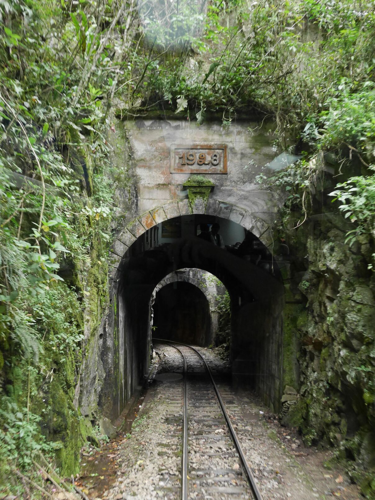 Train tunnel