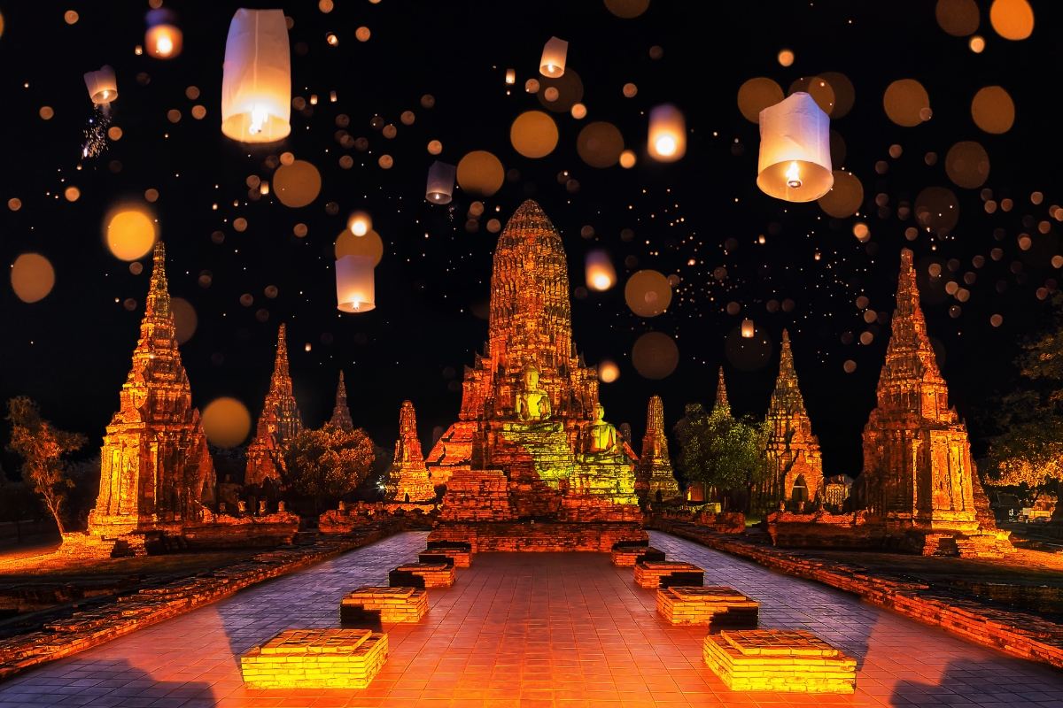 Gorgeous Loy Krathong Festival of Lights in Ayutthaya, Thailand