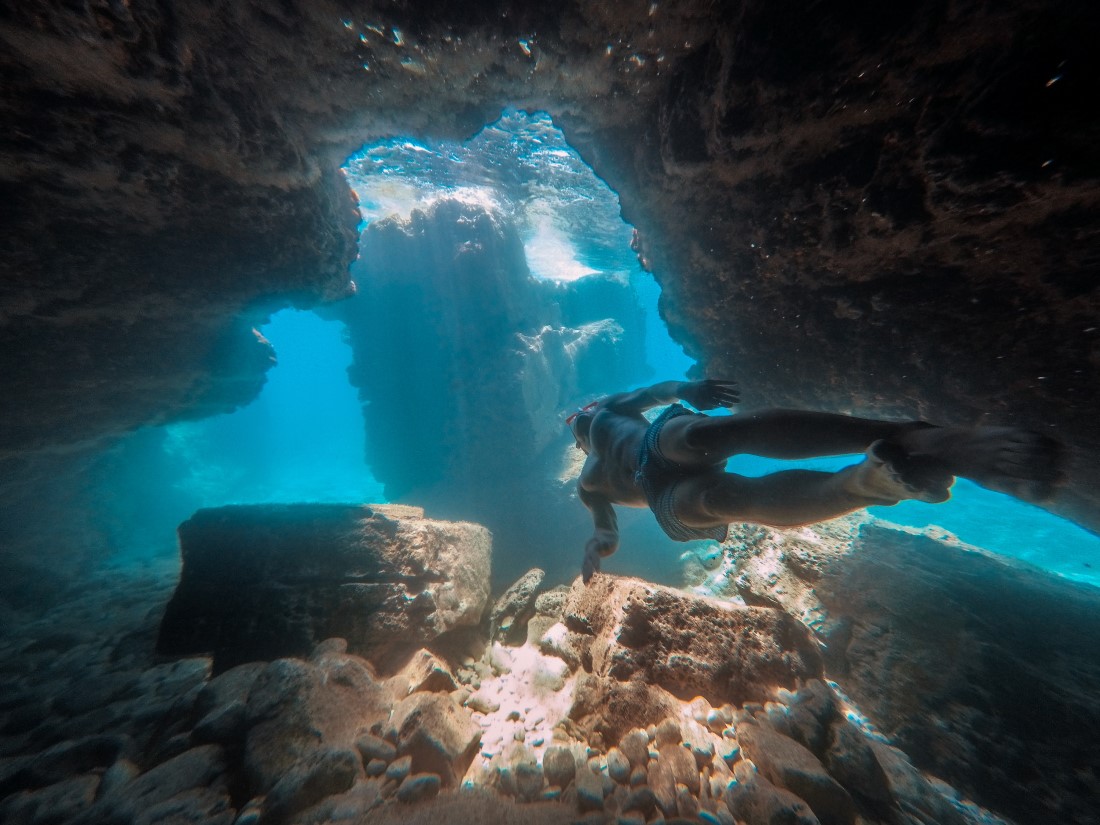 Dive in Casa Cenote with a local guide