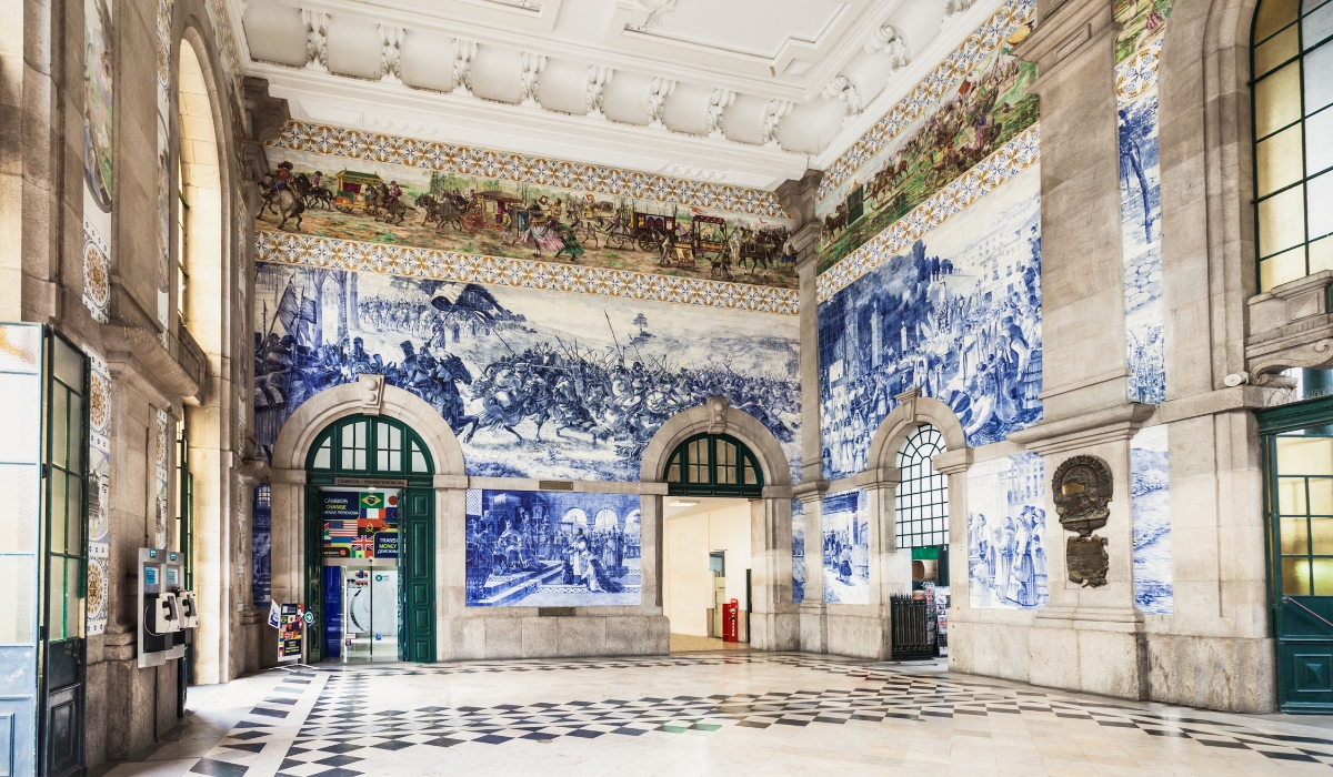 Intricate tile and artwork of São Bento Railway Station in Porto, Portugal (1)