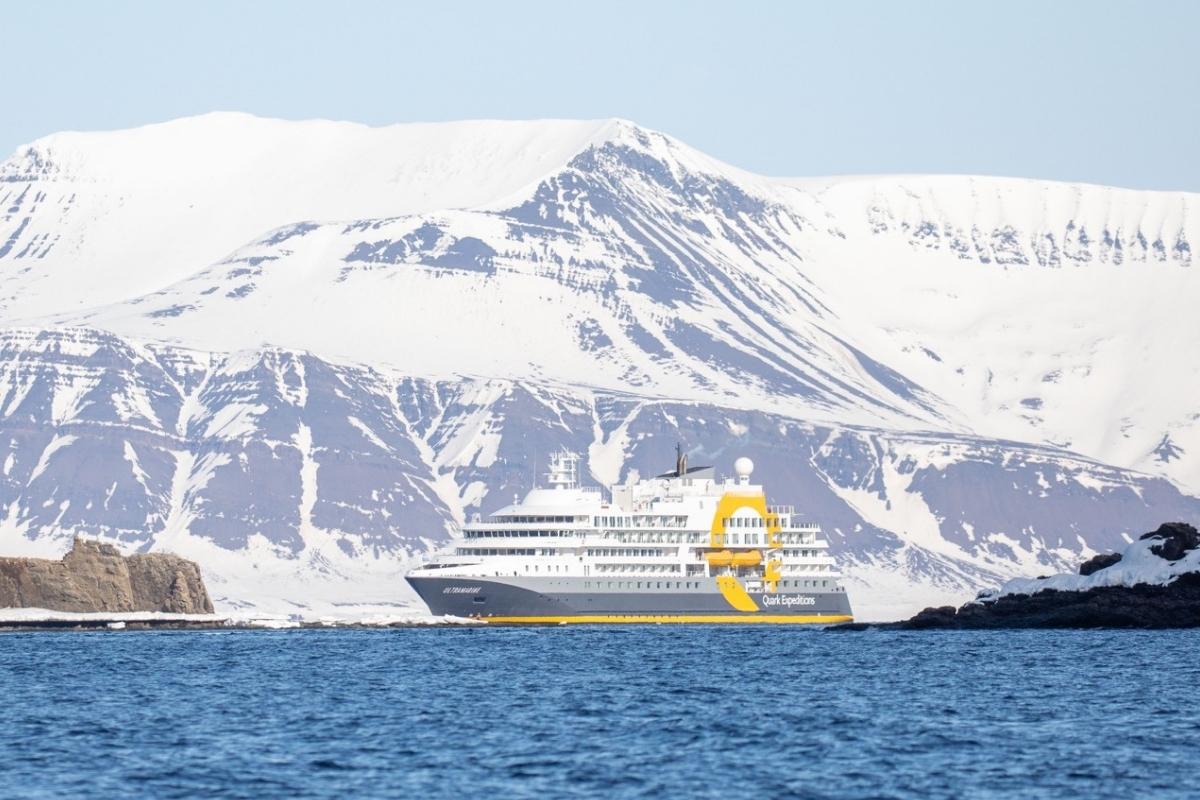 1-sa-expeditions-the-arctic-ultramarine-cruise-ship-quark-expeditions-svalbard-spitsbergen