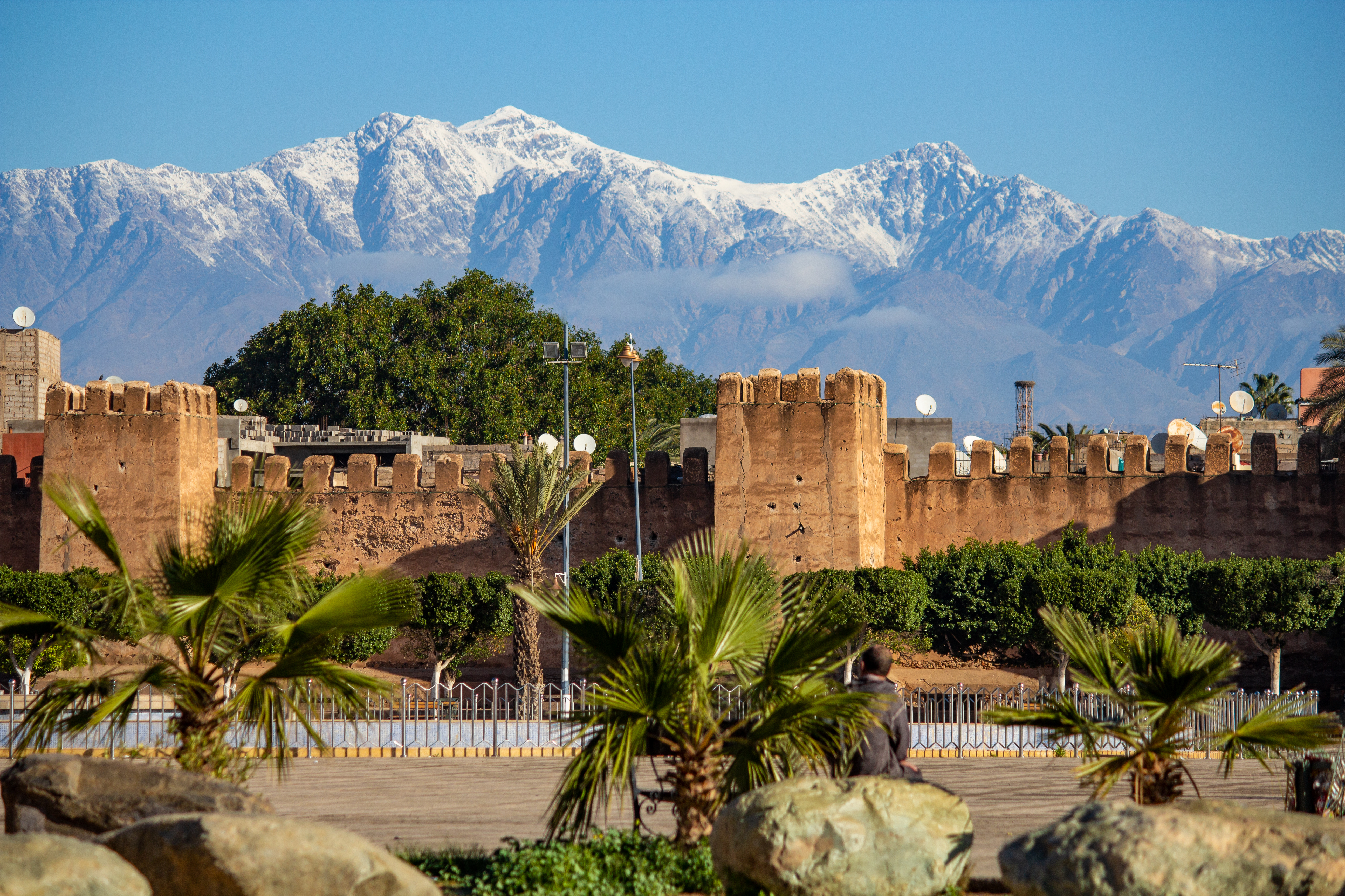 6-morocco-Taroudant-tower-walls-mountains