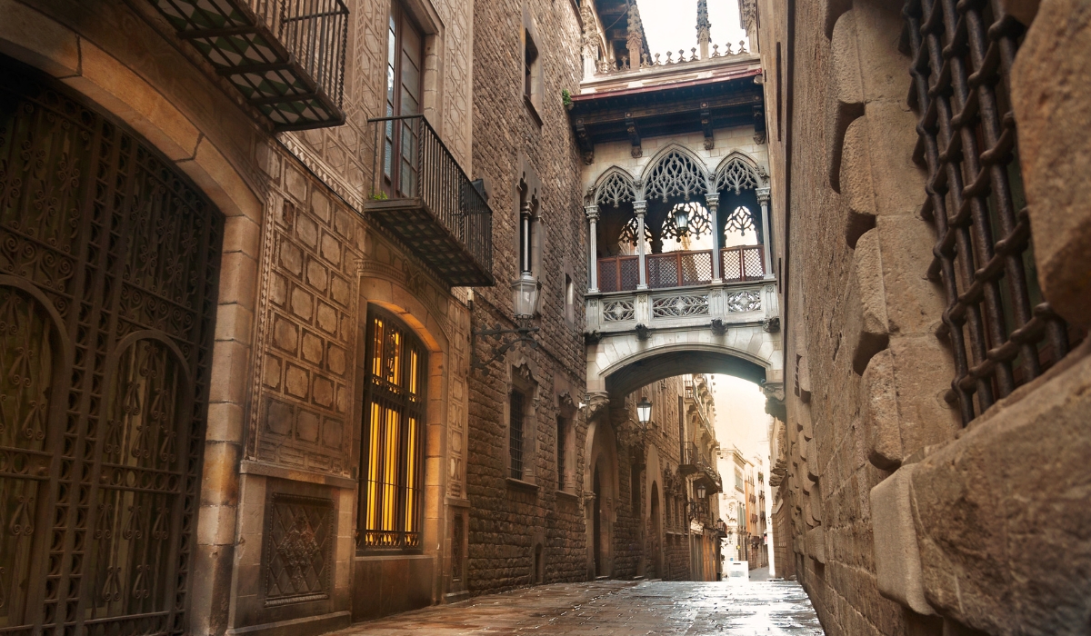 Alley of Gothic Quarter in Barcelona, Spain
