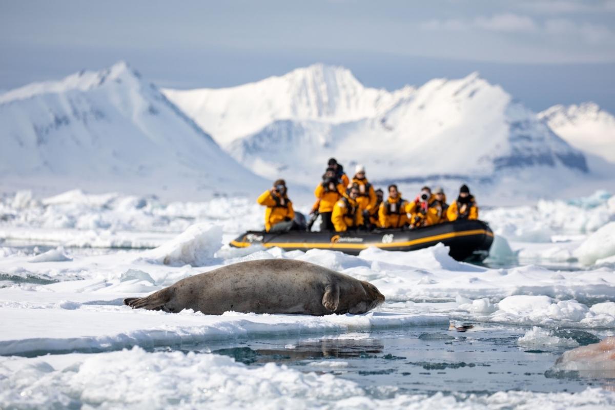 7-sa-expeditions-the-arctic-seal-quark-expeditions-cruise-zodiac-svalbard-spitsbergen