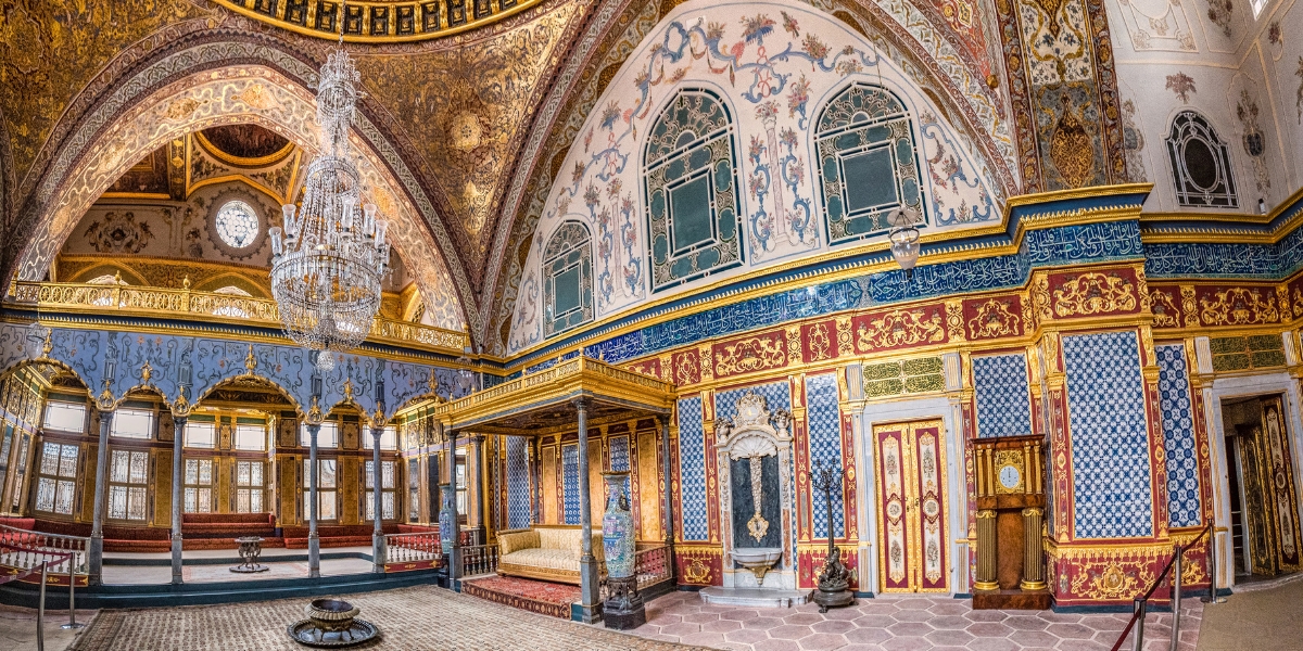 Beautiful interior design of the Topkapi Palace Museum