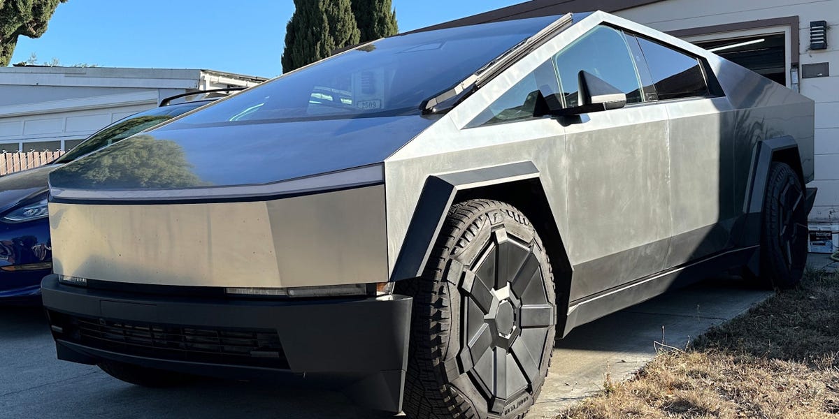 Tesla really didn't want to add side mirrors to the Cybertruck