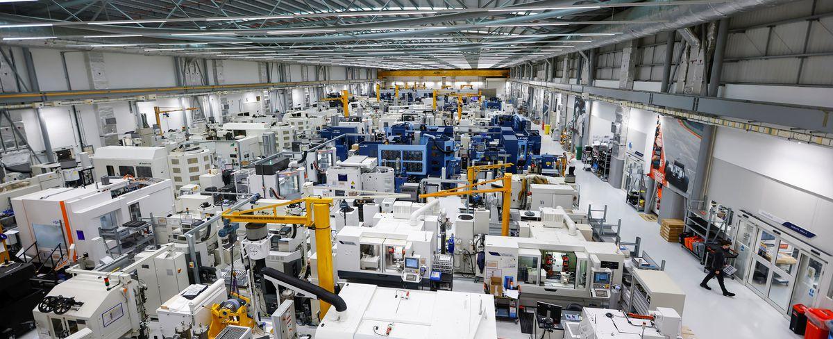 In race for efficient EVs, Mercedes taps F1 team to keep up with Tesla