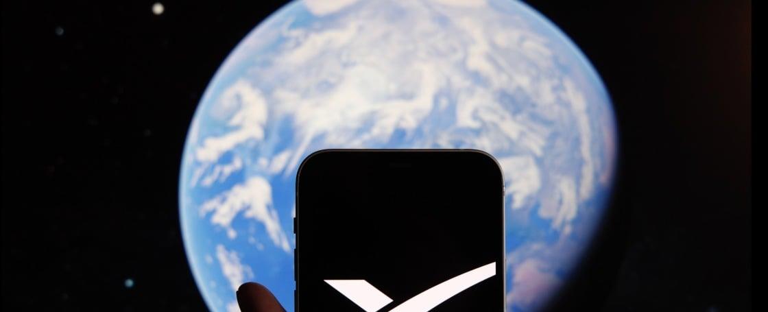 To Improve Starlink Speeds, SpaceX Wants to Orbit Satellites Closer to Earth