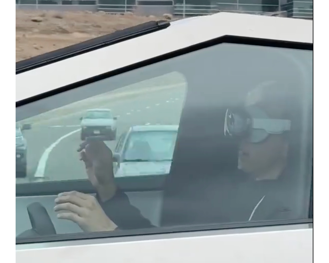 Tesla Cybertruck driver wearing Apple Vision Pro: US government reacts to reckless behaviour