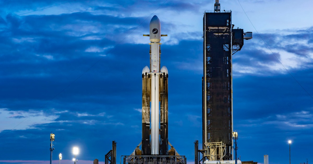 SpaceX reveals new launch date for Falcon Heavy mission | Digital Trends