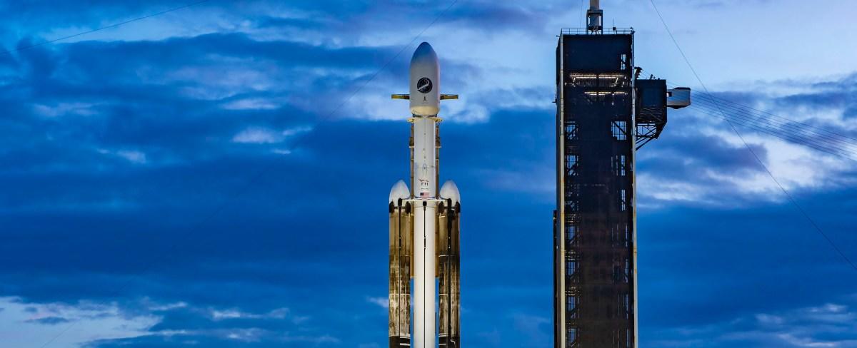 SpaceX reveals new launch date for Falcon Heavy mission | Digital Trends