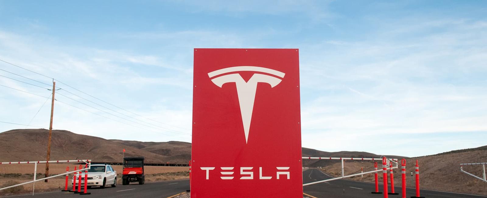 Tesla to raise pay rate for hourly Nevada Gigafactory workers in Jan.