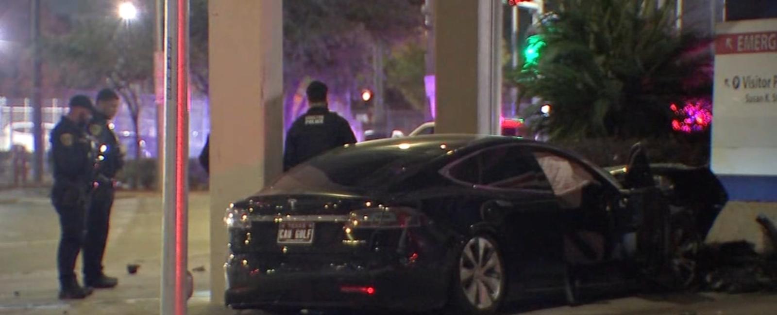 Downtown Houston car wreck: Tesla driver killed after speeding and slamming into Uber, police say