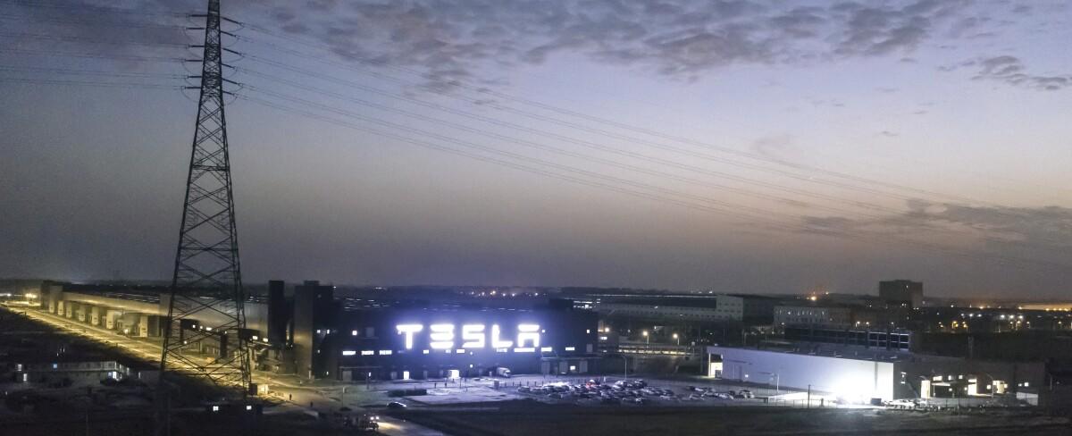 Tesla robot attacked an engineer and left a trail of blood: Report