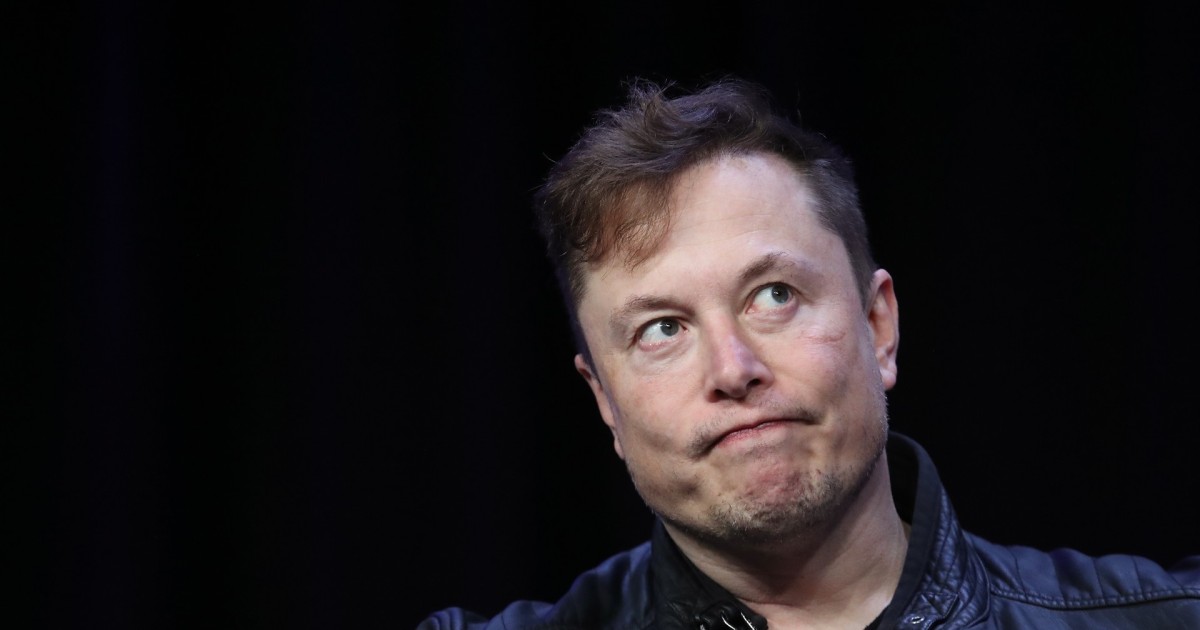 Hours After SpaceX Postponed a Liftoff, Elon Musk Boosted a Transphobic Tweet