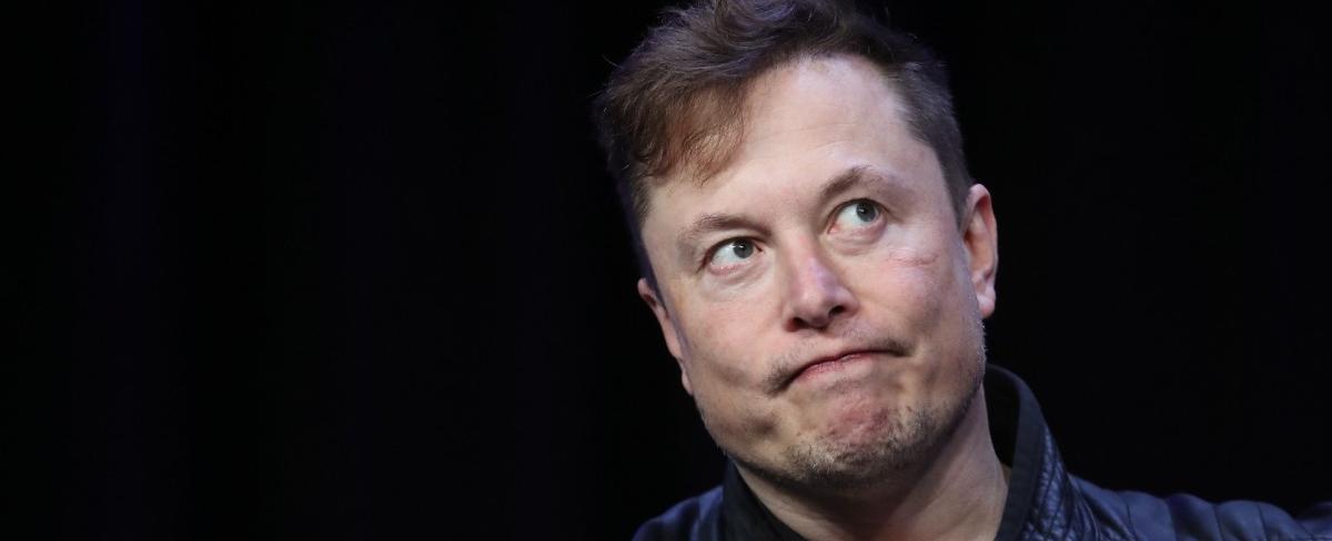 Hours After SpaceX Postponed a Liftoff, Elon Musk Boosted a Transphobic Tweet