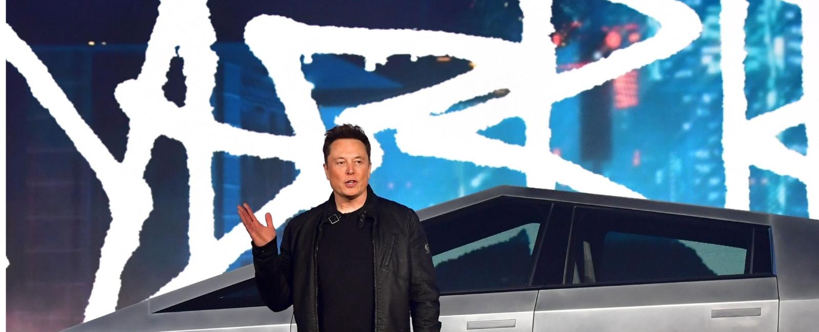 Tesla Cybertruck drifts on ice in new video