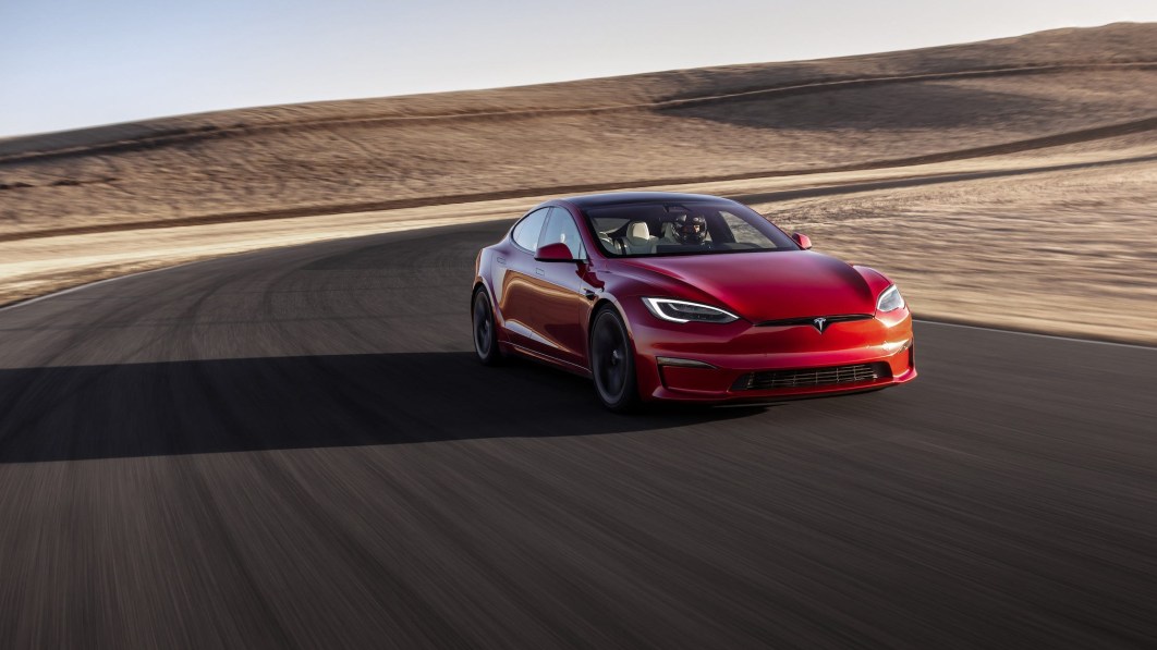 Tesla Model S Plaid reclaims fastest lap for a production EV at Nürburgring - Autoblog