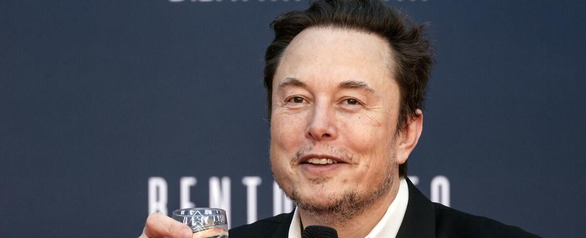 Musk Took Drugs With Some Tesla Board Members, WSJ Says