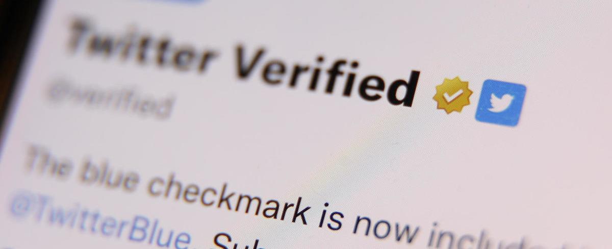 Elon Musk says he's paying for 3 celebrities' blue checkmarks on Twitter