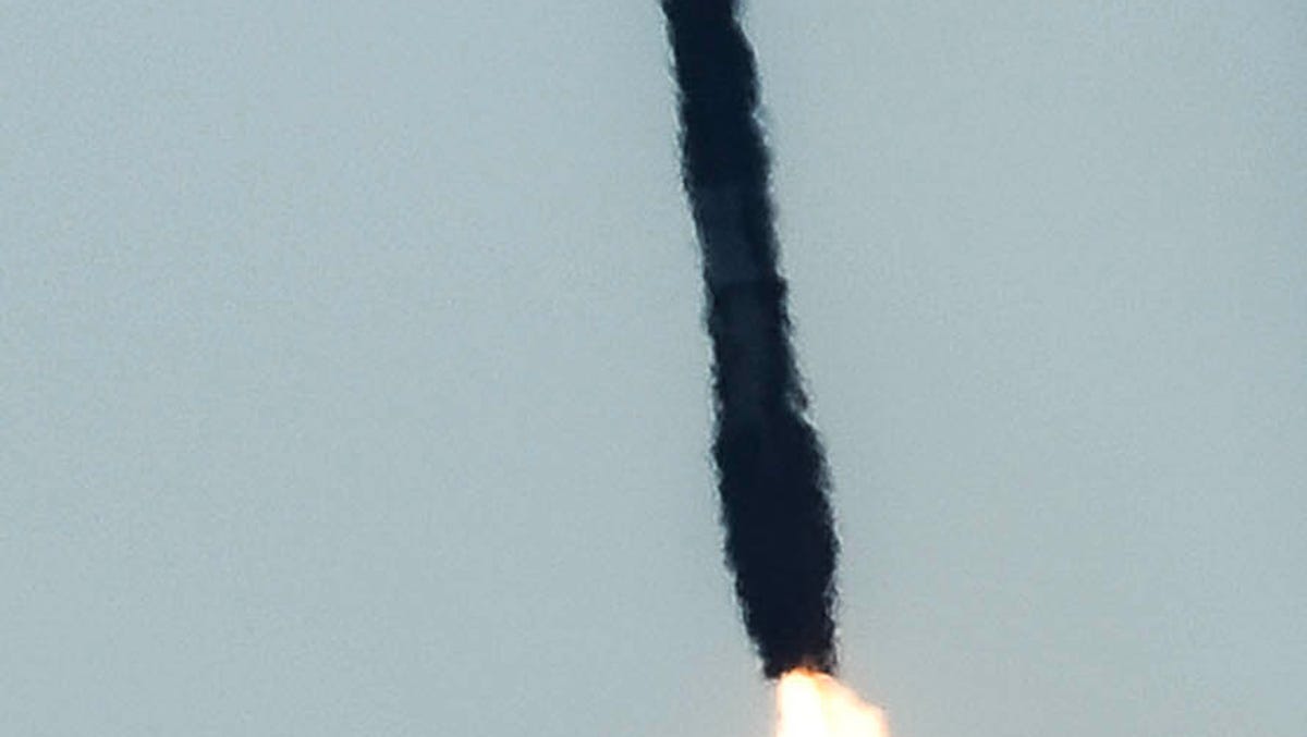 SpaceX Falcon 9 booster lands making that startling sonic boom