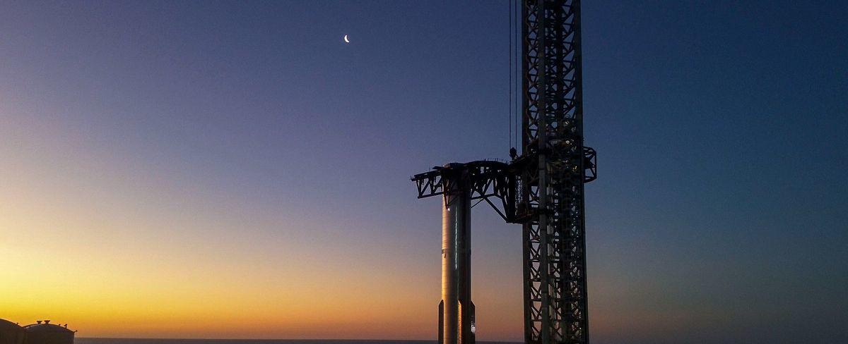 SpaceX moves Super Heavy booster to pad ahead of 4th Starship flight (photos)