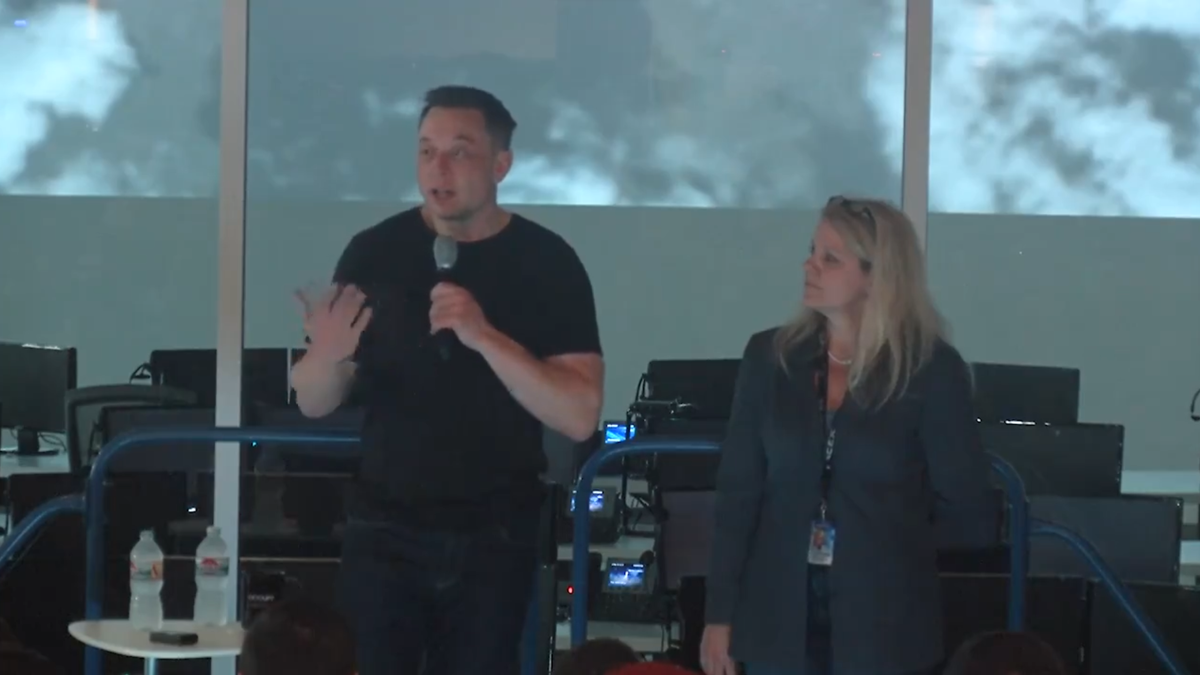SpaceX Releases Cringe Elon Musk Staff Meeting Video To Prove He Wasn't On Drugs, But His Bizarre Behavior Isn't The Verification They Think It Is