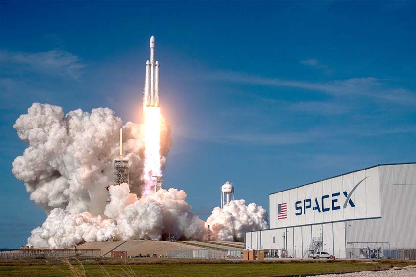 SpaceX's Falcon Heavy Launch: Elon Musk's Galactic Ambitions Take Center Stage! - ViralyX
