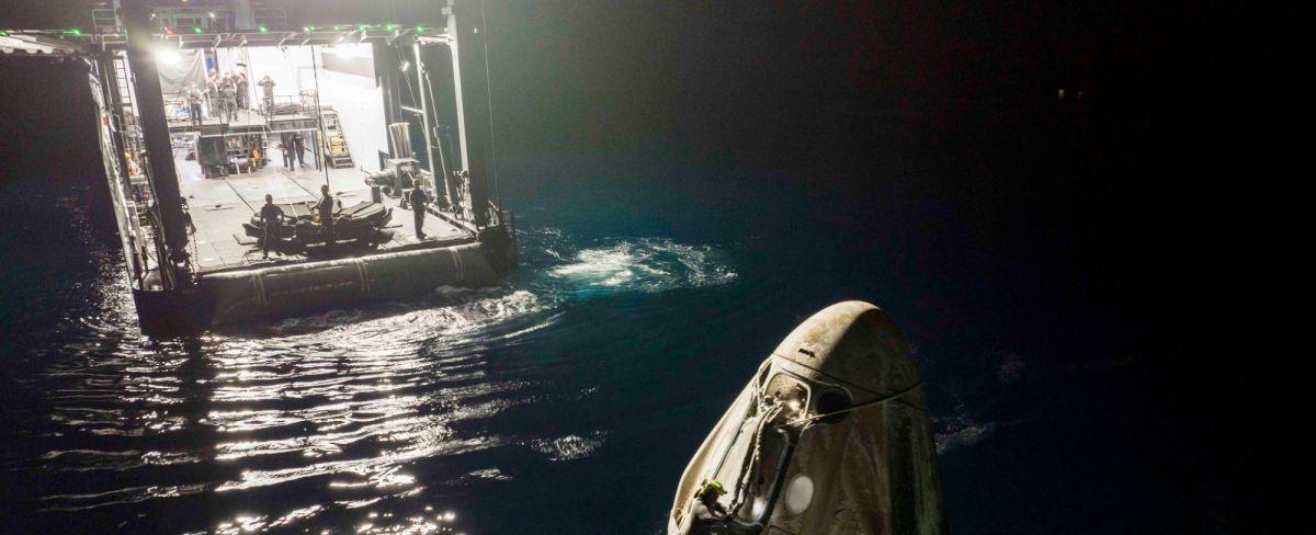 SpaceX Dragon capsule carrying private Ax-2 astronauts splashes down off Florida coast (video)