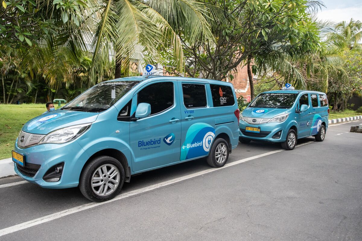 BYD Wins Over Tesla (TSLA) for Owner of Indonesia’s Biggest Taxi Fleet