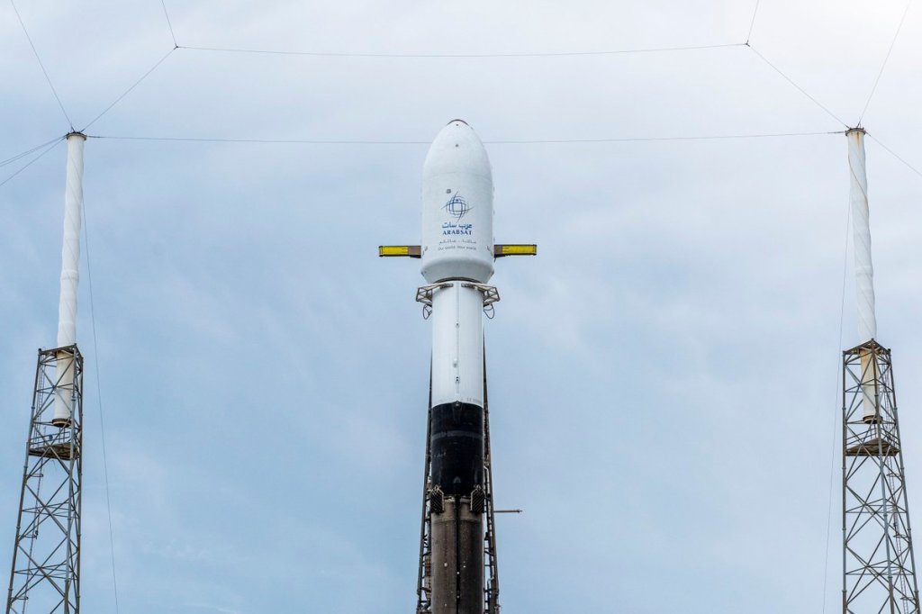 After delays, SpaceX aims for late-night liftoff, but weather still dicey
