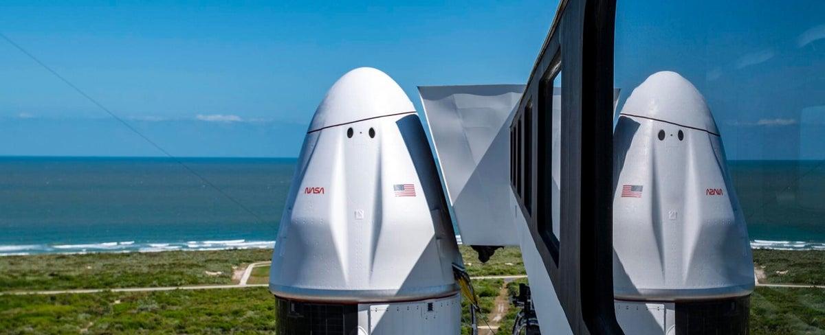 CARGO DRAGON BLAST OFFS TO ISS HOURS AFTER SOYUZ SCRUB | SpaceX FrontPage