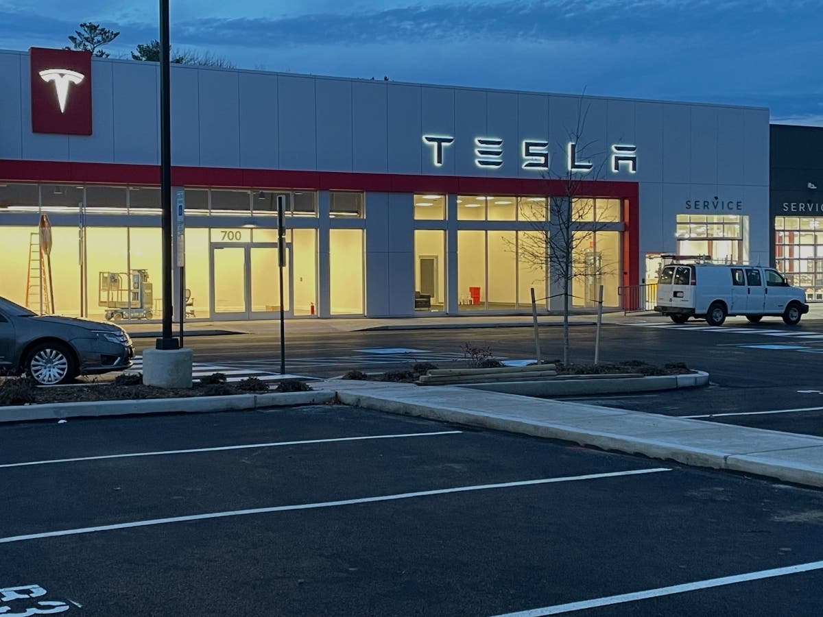 Tesla Opens 1st Bucks County Store