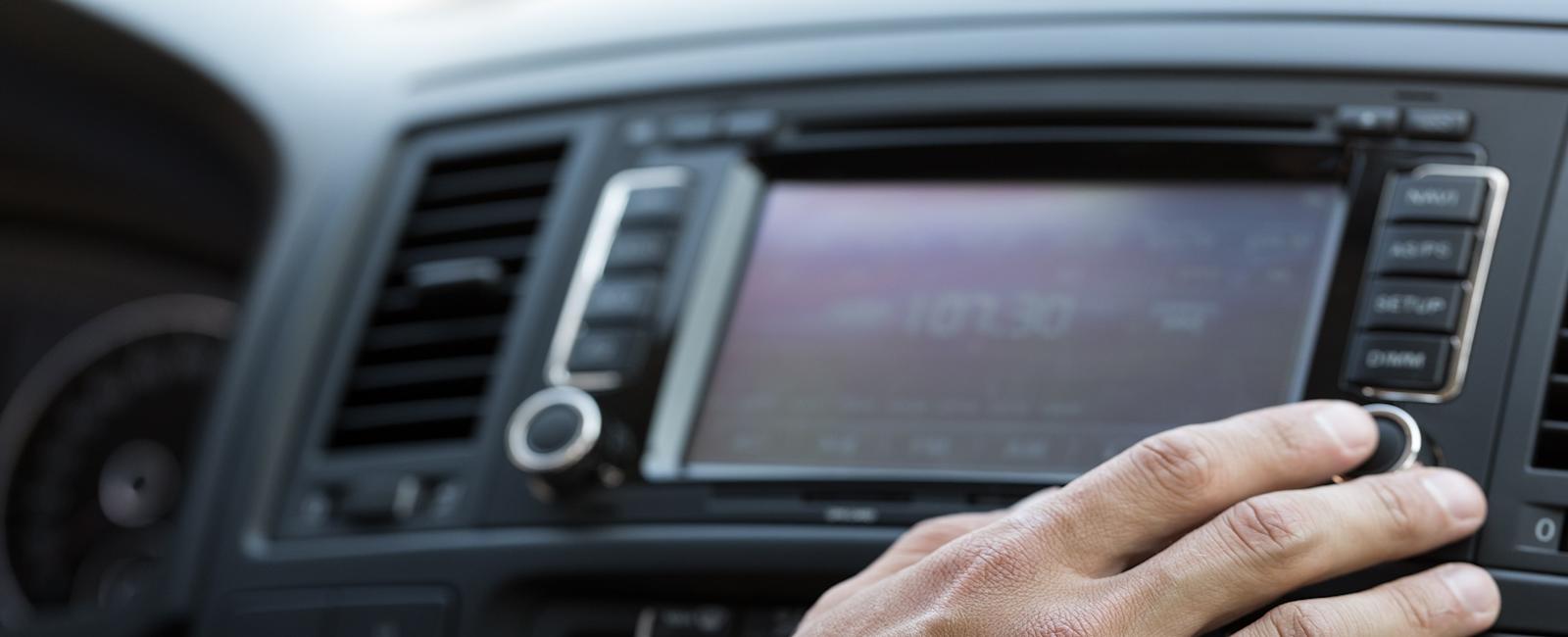 Car manufacturers Ford, BMW and Tesla to remove AM/FM radio from new models