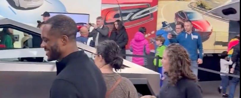 Tesla Fans Line up to Glimpse Cybertruck