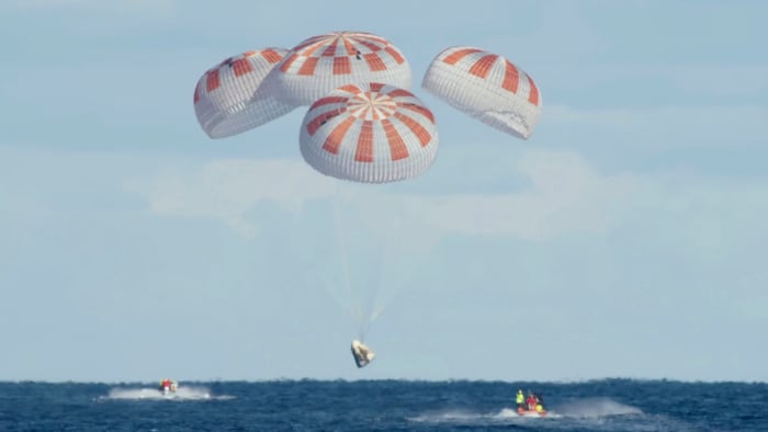 WATCH LIVE: SpaceX Crew Dragon splashes down off Daytona Beach