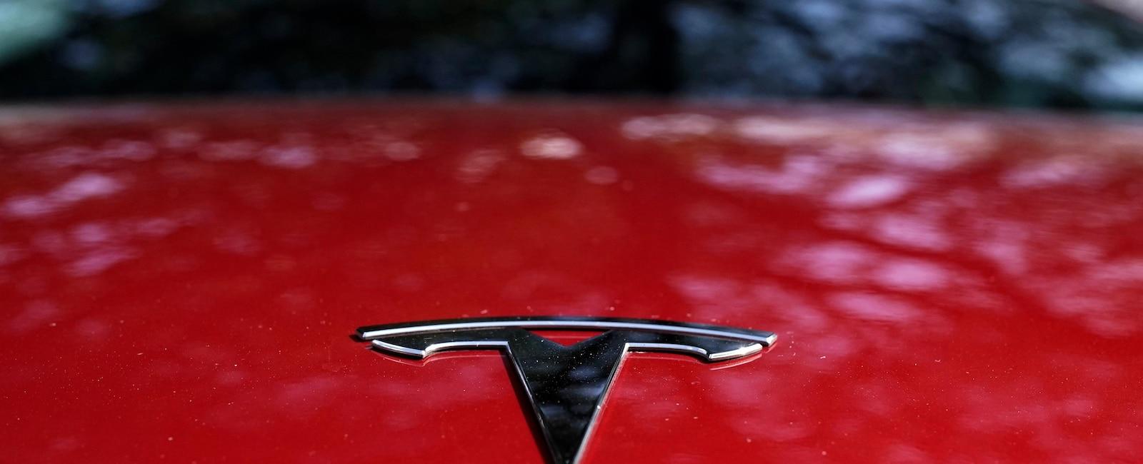Tesla recalls nearly 200,000 vehicles because of backup camera software glitch