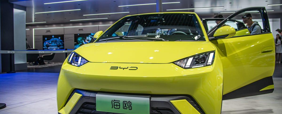 China's BYD Celebrates Its Tesla Win by Giving Money to Car Dealers