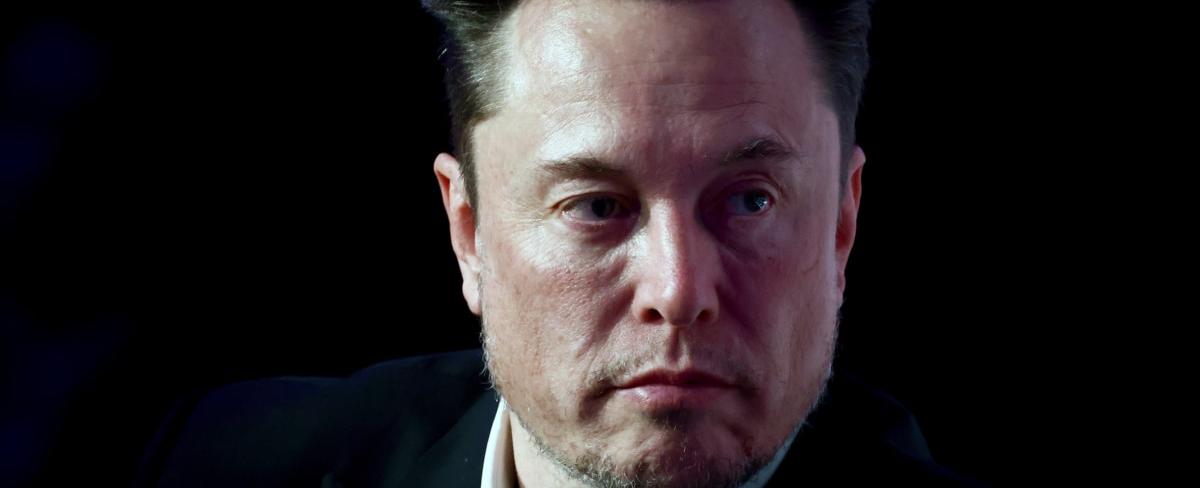 Elon Musk says his startup Neuralink has implanted a device in its first human