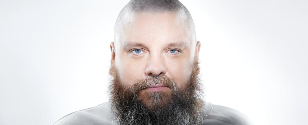 Elon Musk apologises to sacked Twitter worker over online row