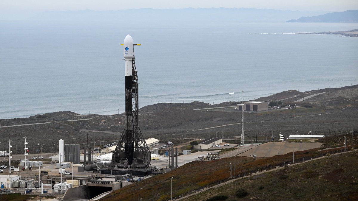 SpaceX set for Friday night launch from California coast