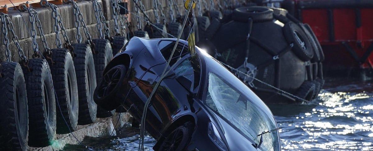 Tesla, not Boeing or Etsy, is the year's worst S&P 500 stock so far