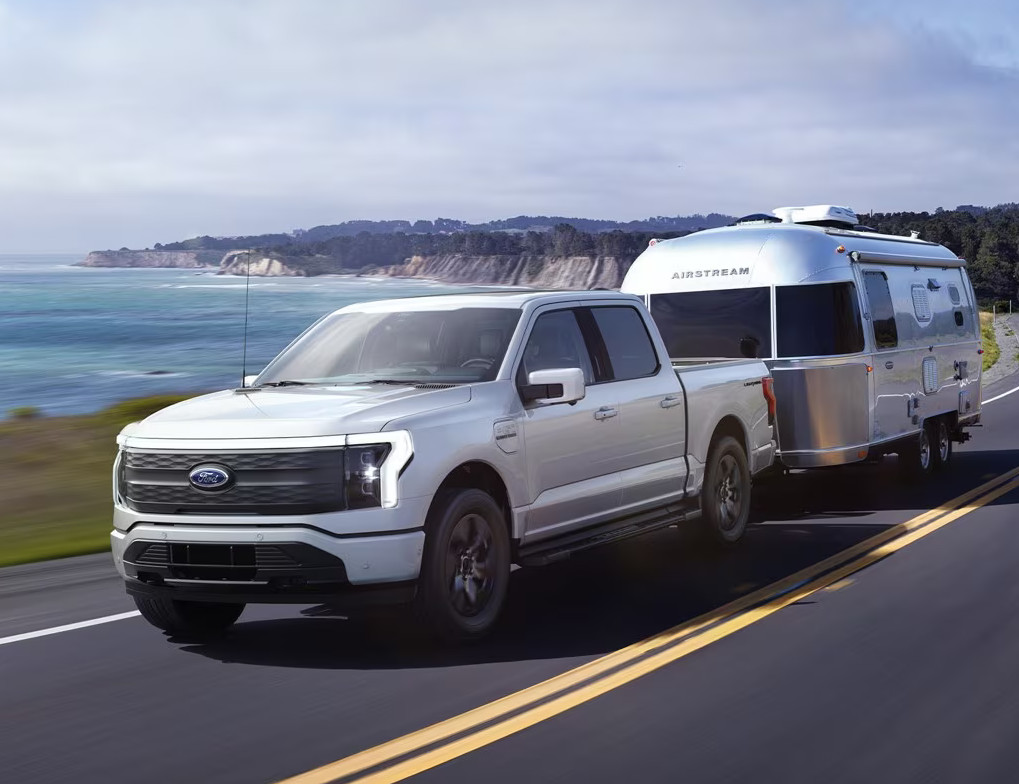 Tesla Cybertruck vs Ford F-150 Lightning - Tesla's apocalyptic pickup faces stiff competition from Ford's EV workhorse