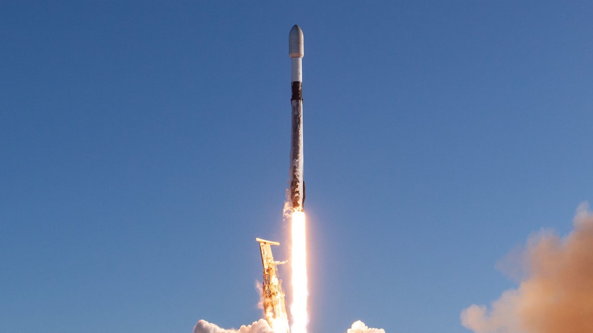 Amazon buys SpaceX rocket launches for Kuiper satellite internet project