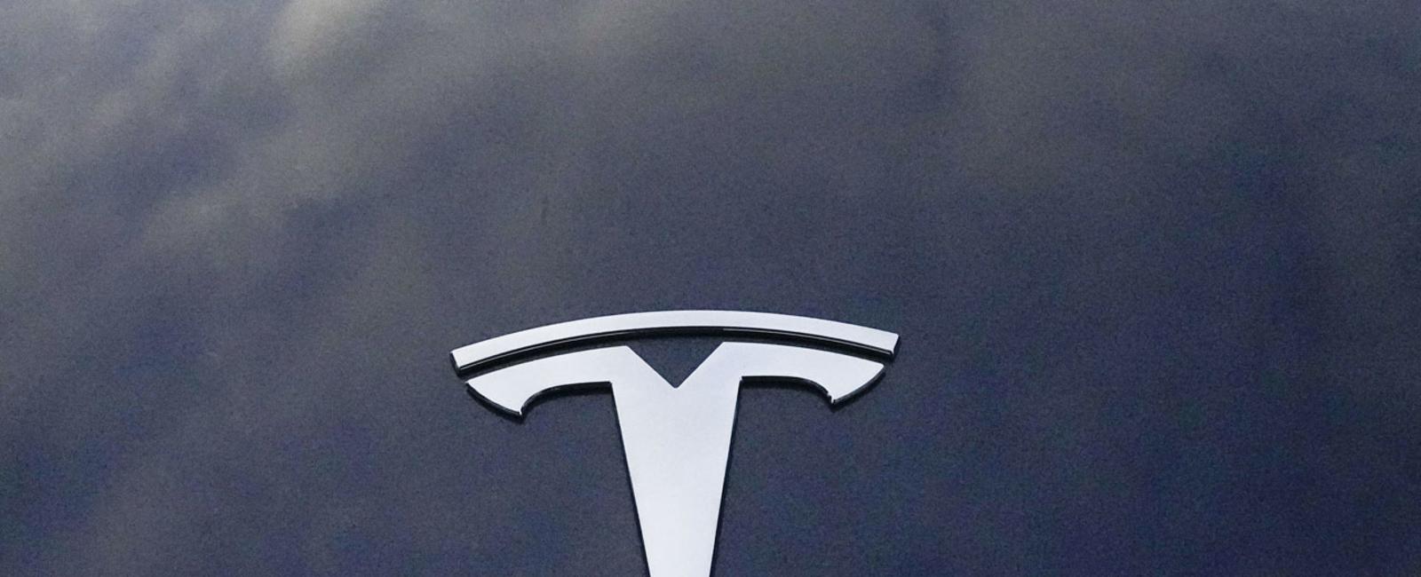 Chicago-area Tesla charging stations see stranded drivers as their cars are not charging dead batteries in freezing cold weather